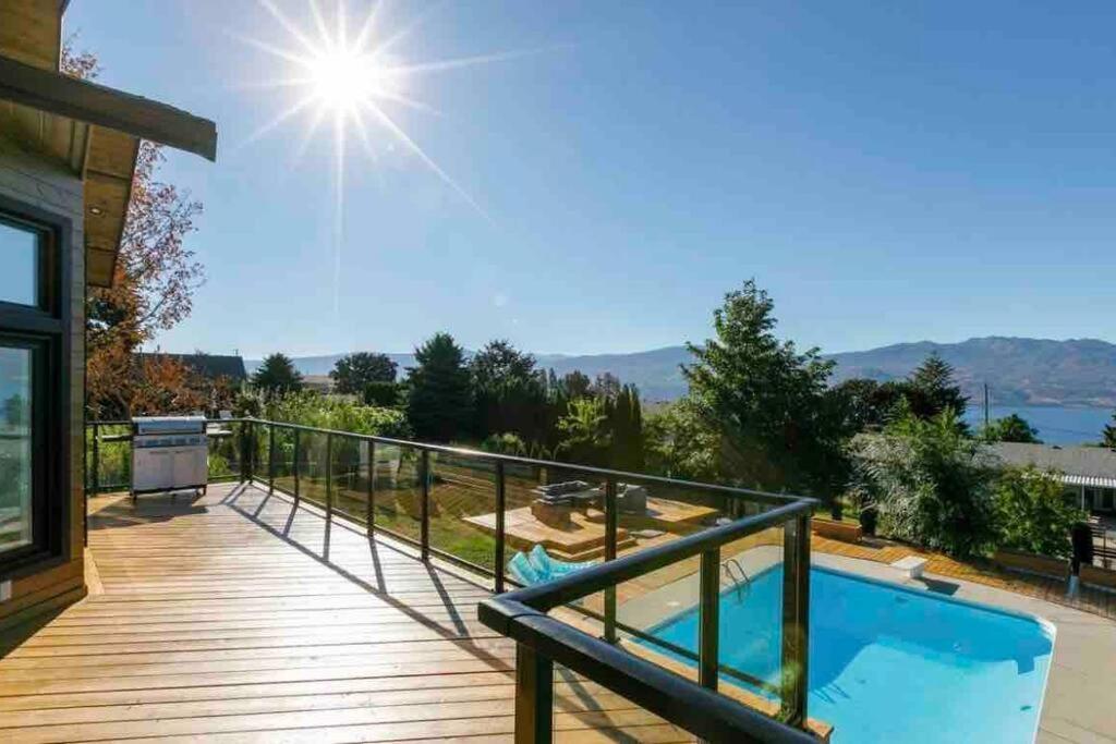 Luxurious 5 Bedroom House With Pool & Sauna Вест-Келоуна Экстерьер фото
