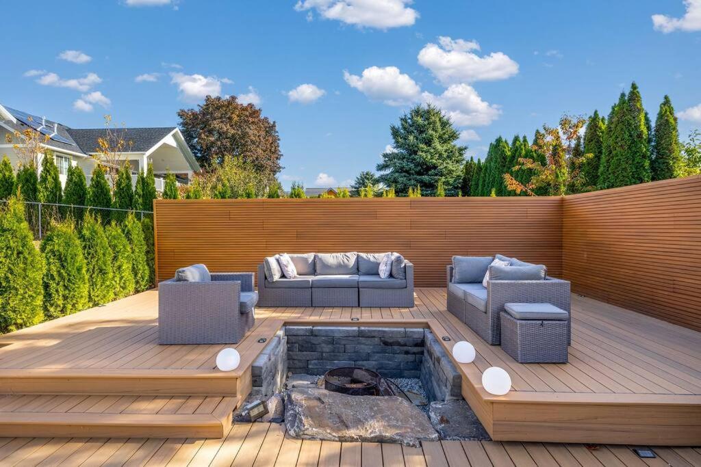 Luxurious 5 Bedroom House With Pool & Sauna Вест-Келоуна Экстерьер фото